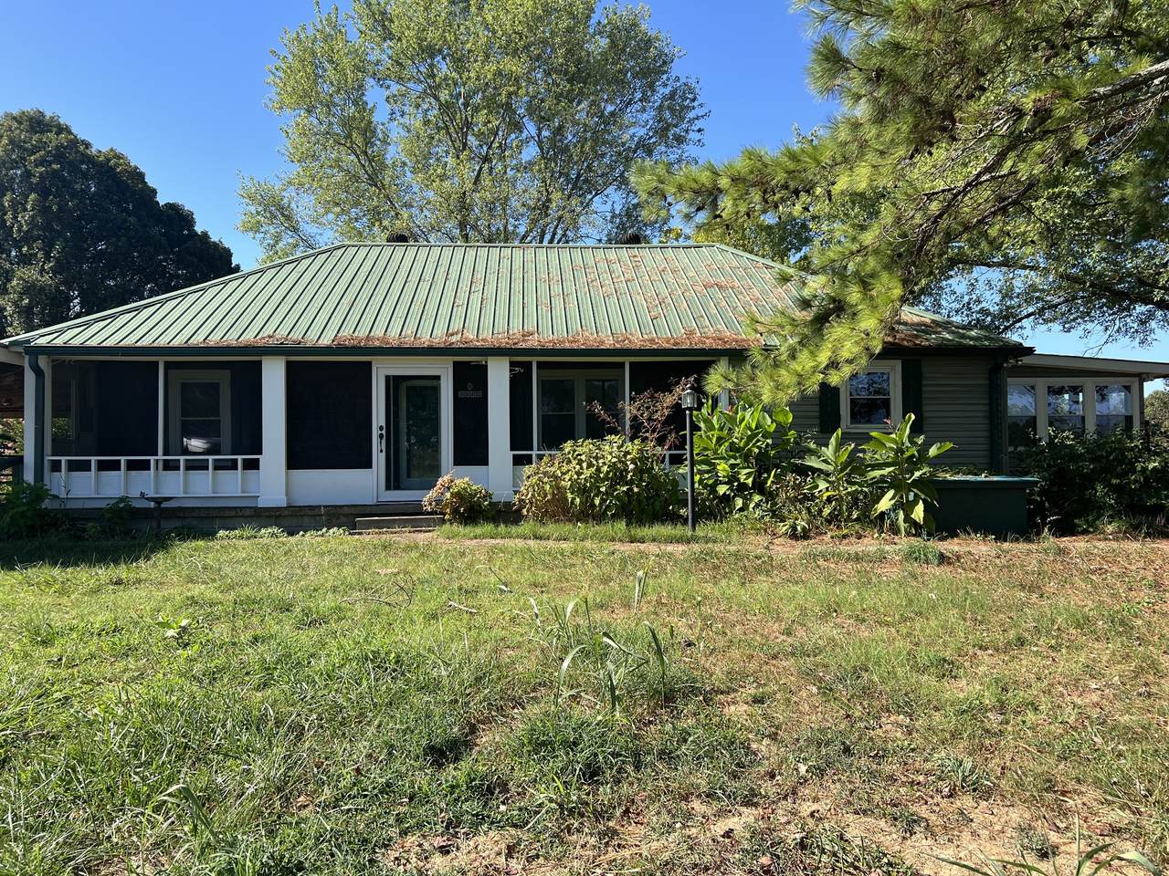 2043 Lafayette Rd - Photo 1