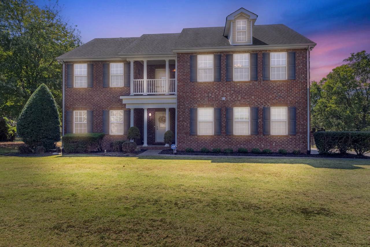 1405 Stone Creek Dr - Photo 1