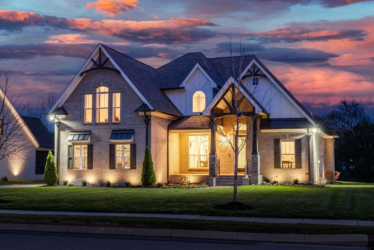 811 Brook Trl - Photo 1