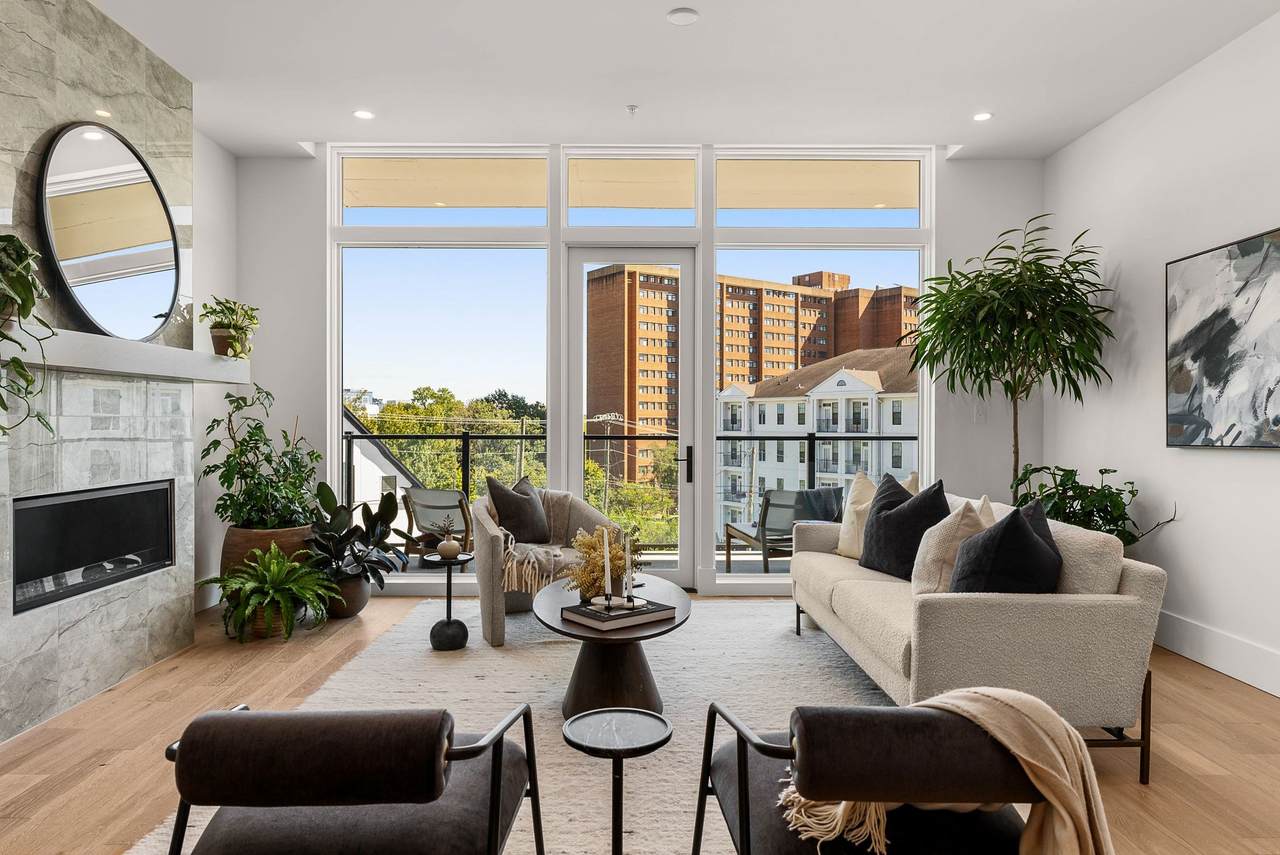 321 31st Ave - Photo 1