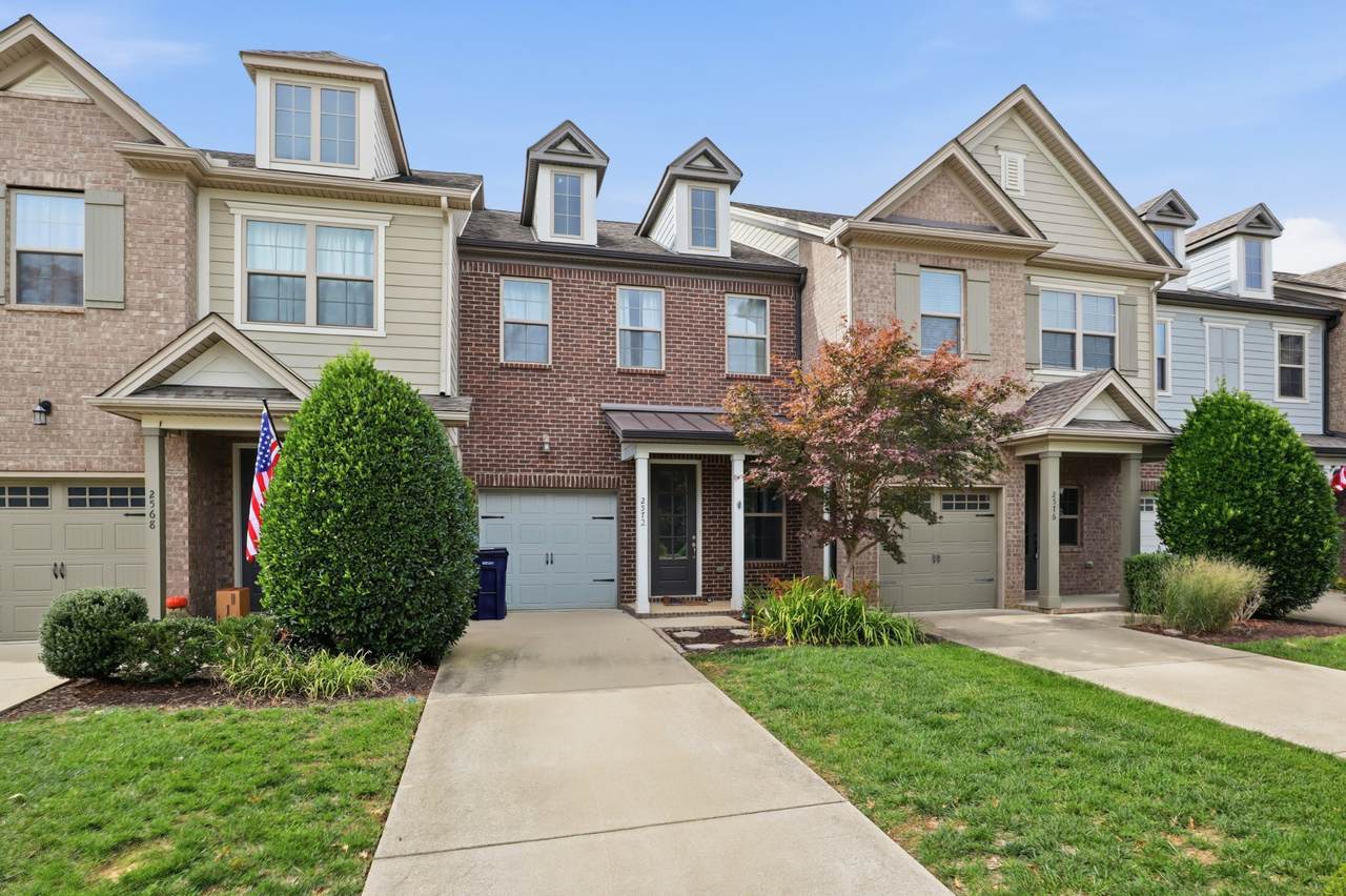 2572 Wellesley Square Dr - Photo 1