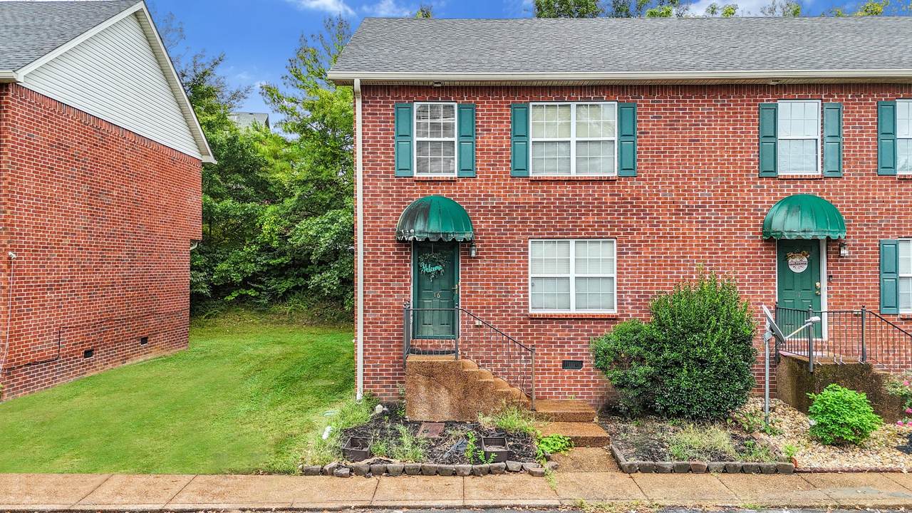 2940 Babyruth Ln - Photo 1