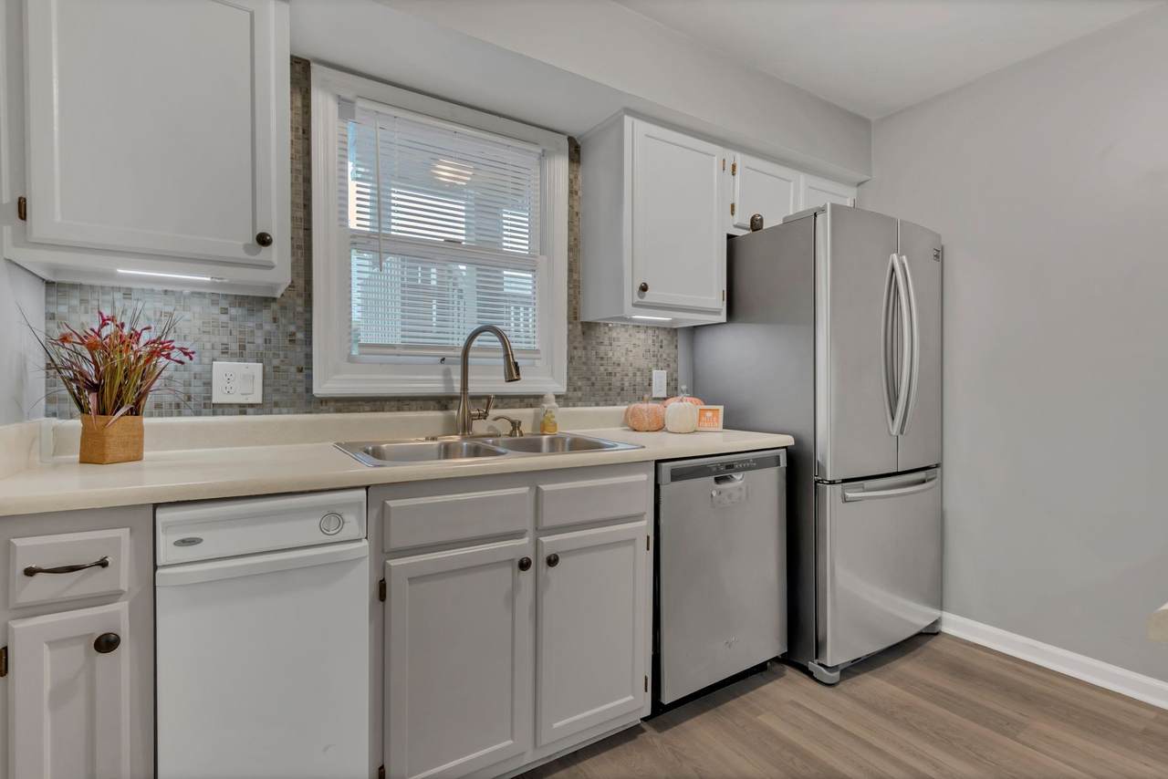 2433 Kennedy Ct - Photo 1