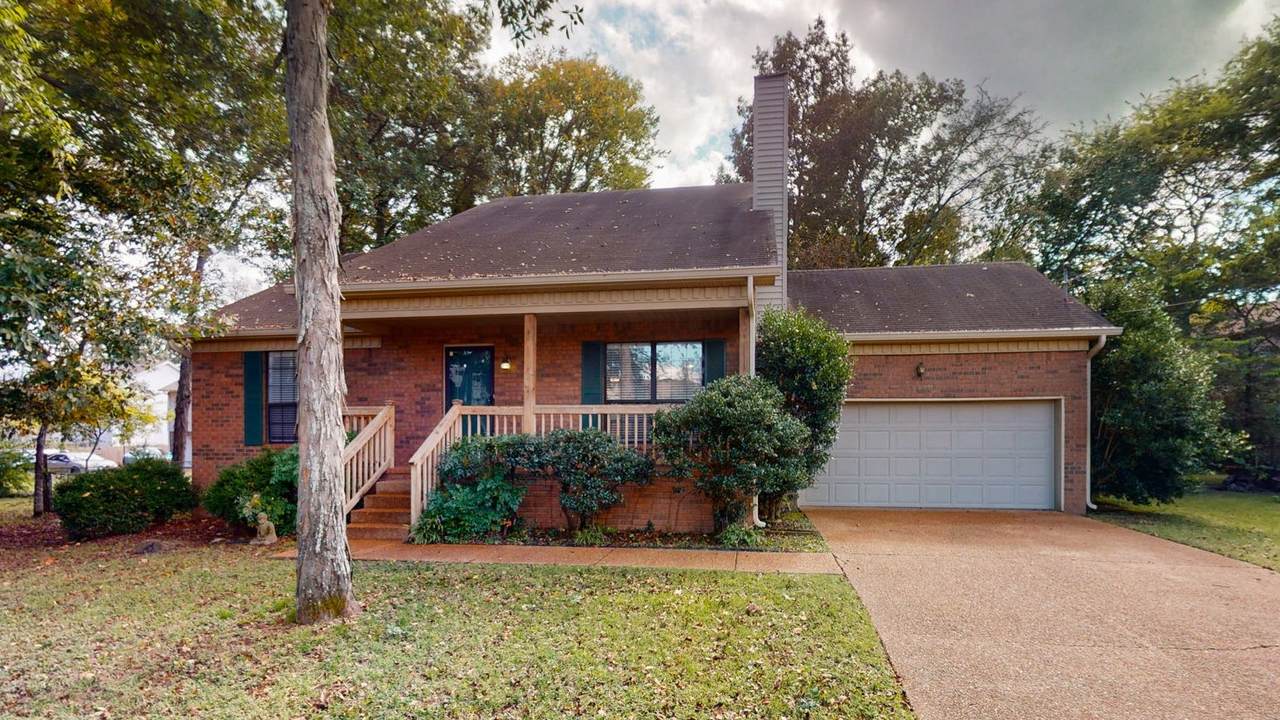 1116 Elkader Ct - Photo 1