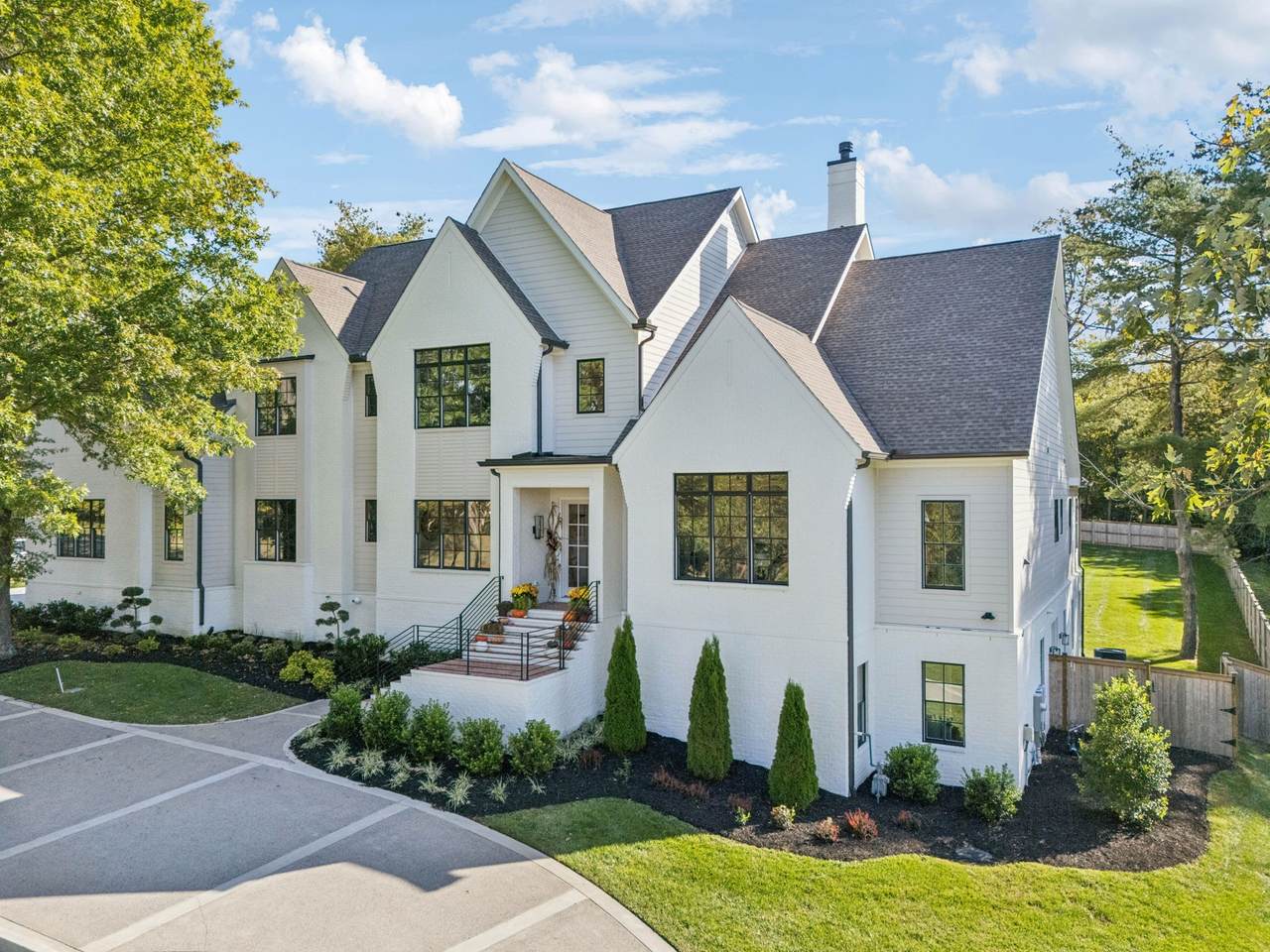 810 Steeplechase Dr - Photo 1