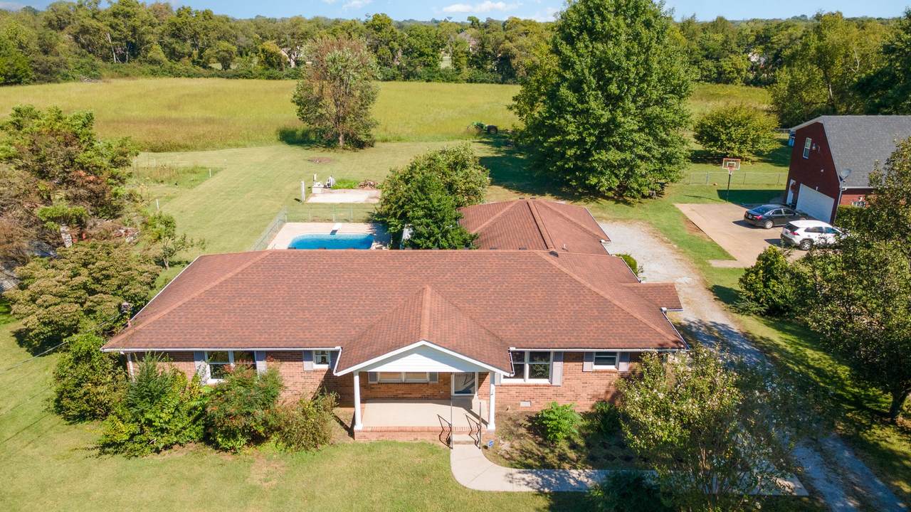 1040 Veterans Pkwy - Photo 1