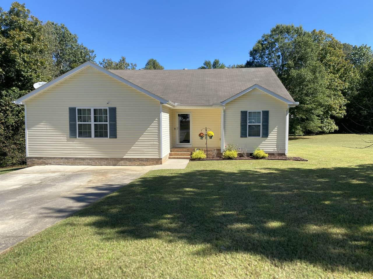 75 Cedar Crest Cir - Photo 1