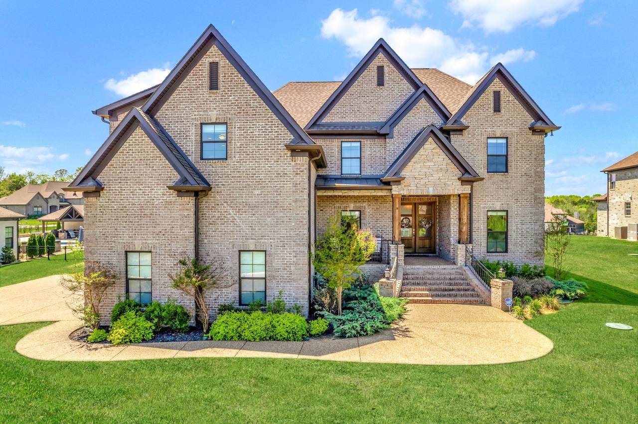 842 Harrisburg Ln - Photo 1