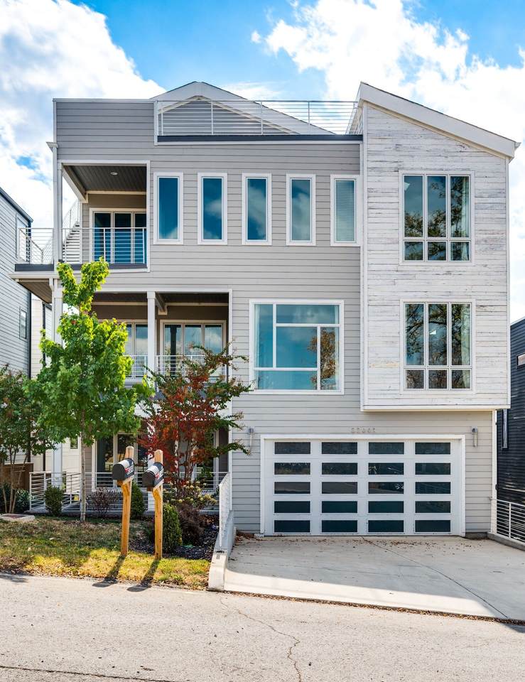 3304 Trevor St - Photo 1