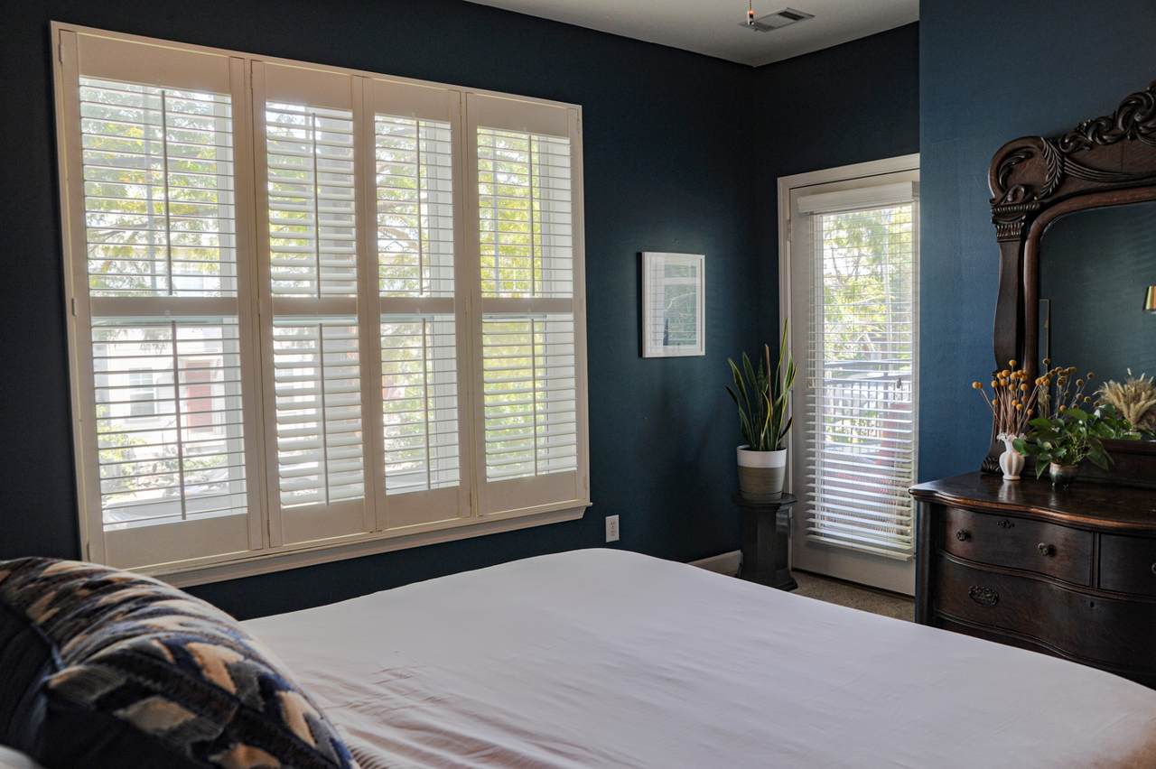 2310 Elliott Ave - Photo 1