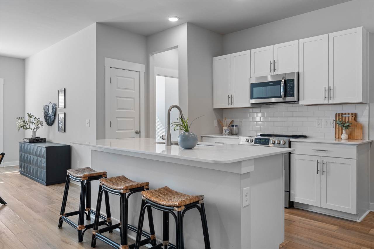 5045 Percival Dr - Photo 1