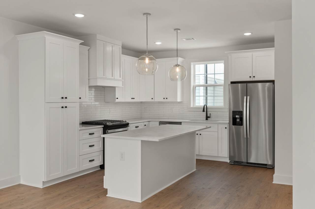 3342 Conviser Dr - Photo 1