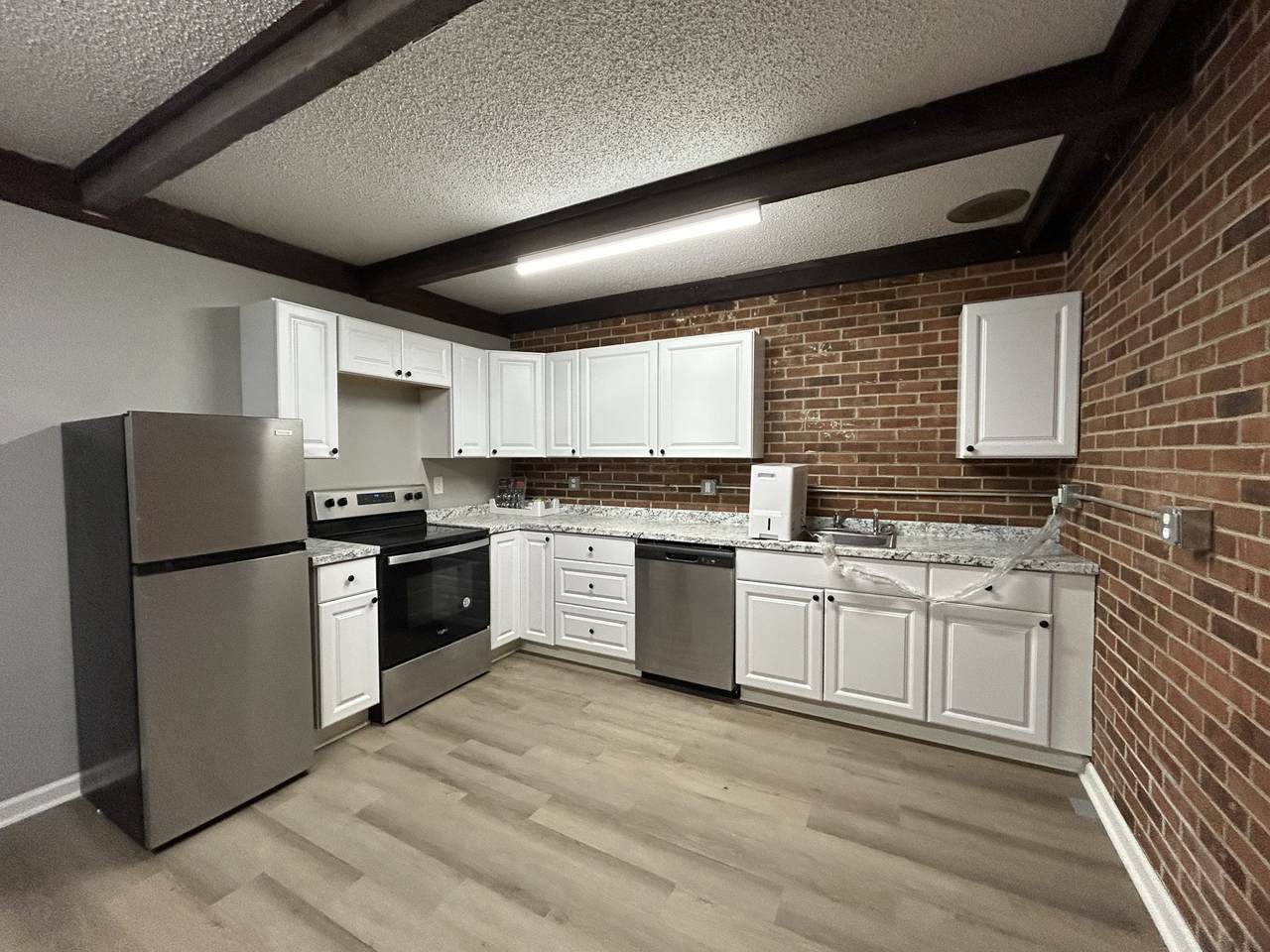 2050 Lewisburg Hwy - Photo 1