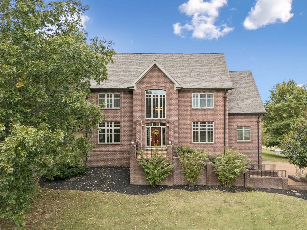 1101 Grafton Dr - Photo 1