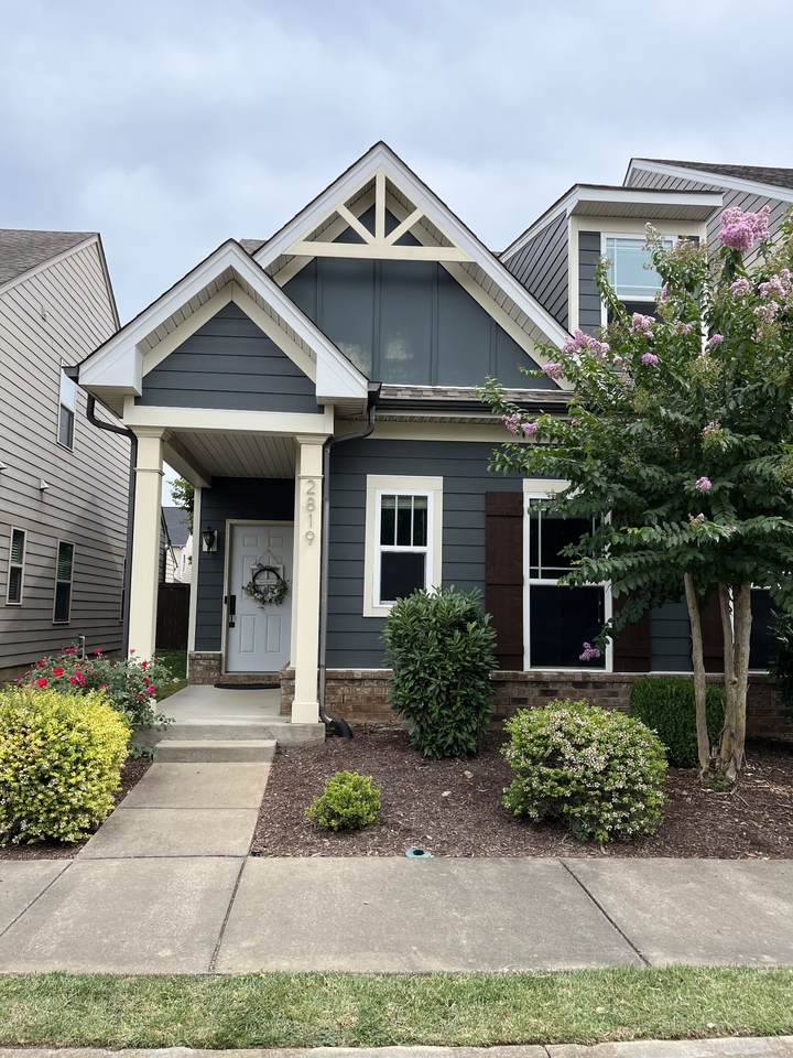 2819 Sterlingshire Dr - Photo 1