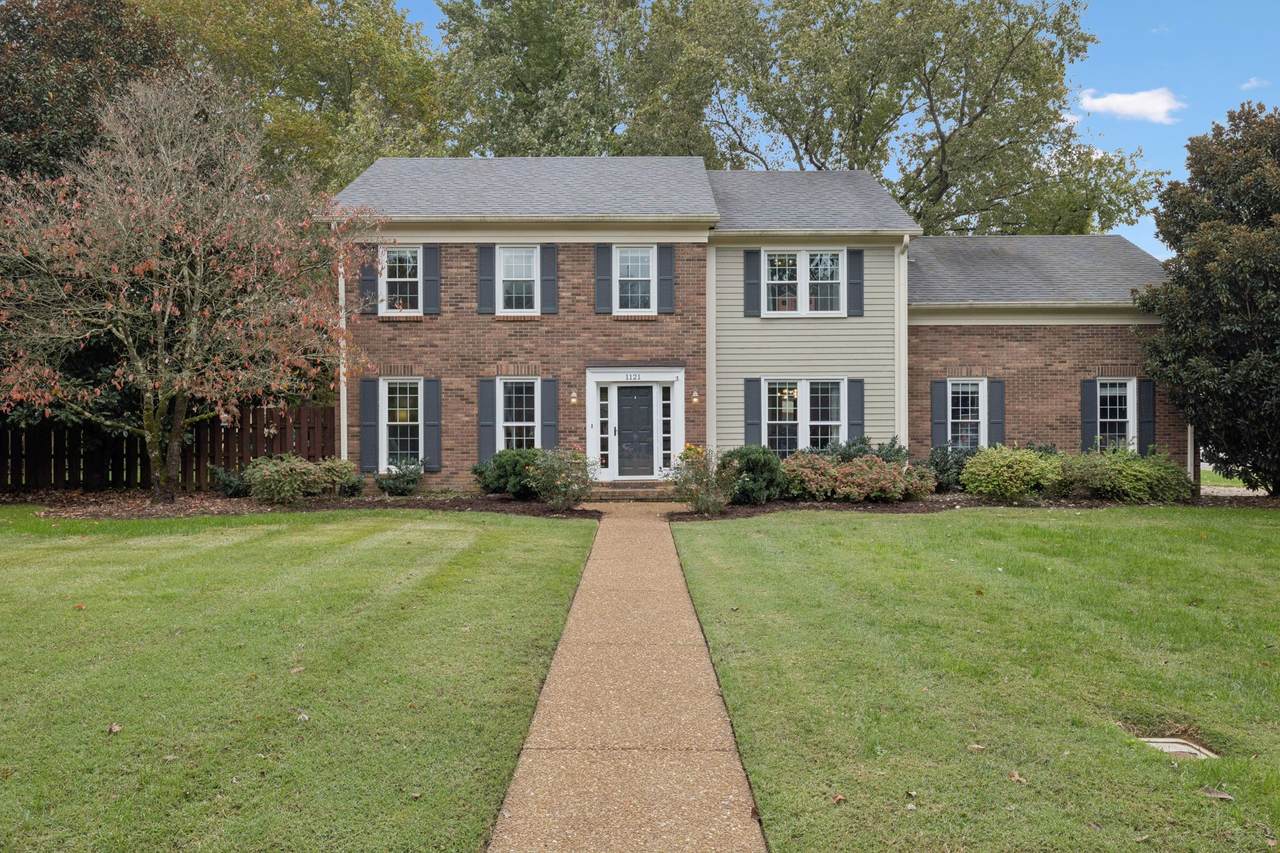 1121 Brandon Dr - Photo 1