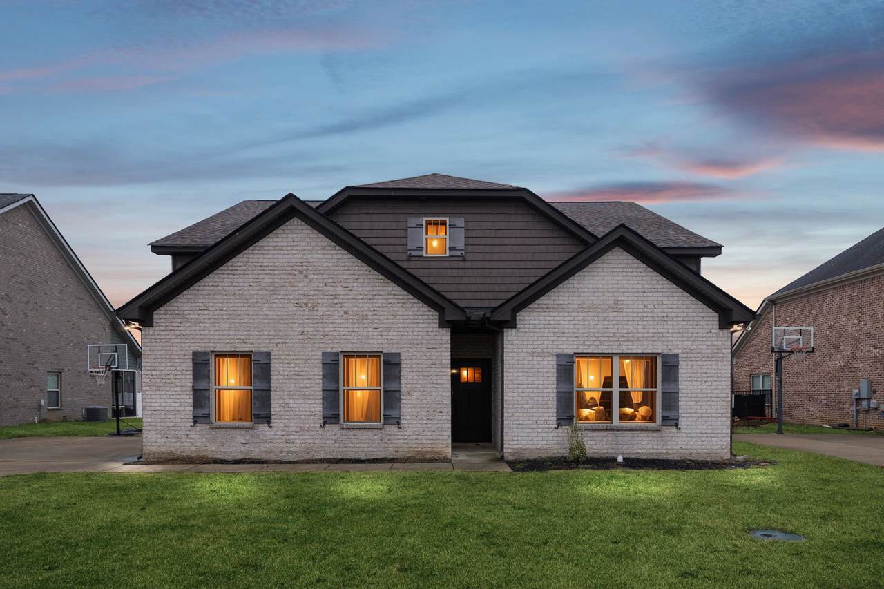 605 Eagleview Dr - Photo 1