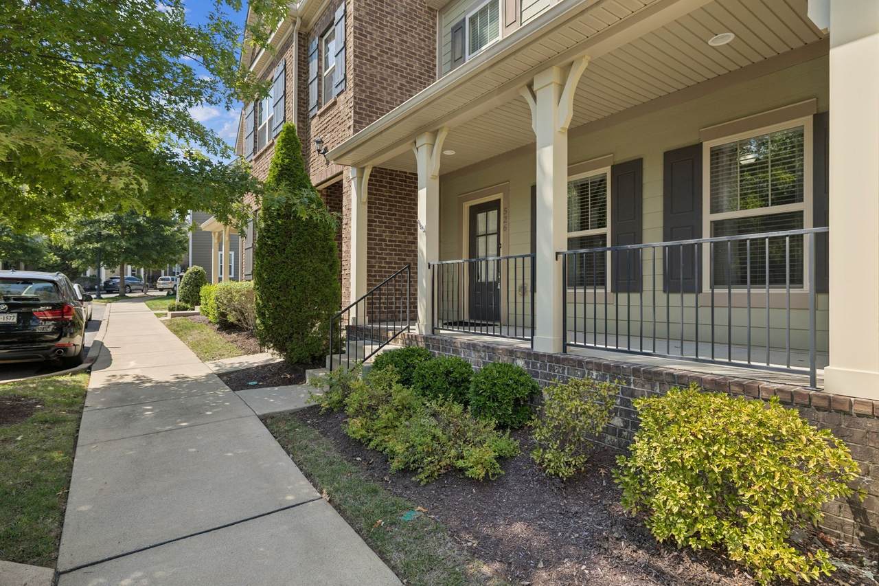 526 Vintage Green Ln - Photo 1