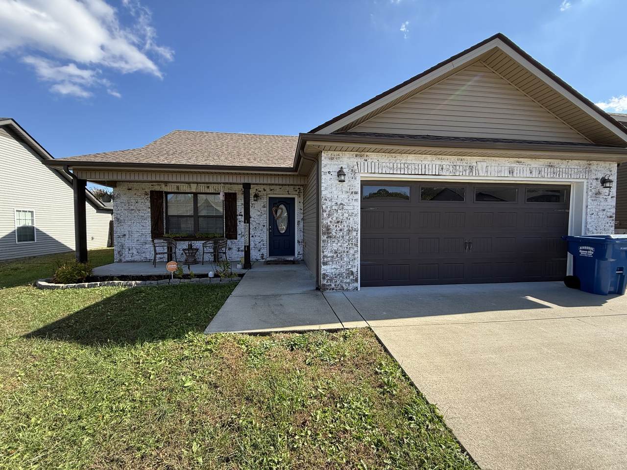 607 Hollow Crst - Photo 1