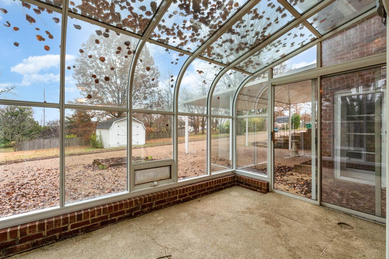 211 Diane Dr - Photo 1