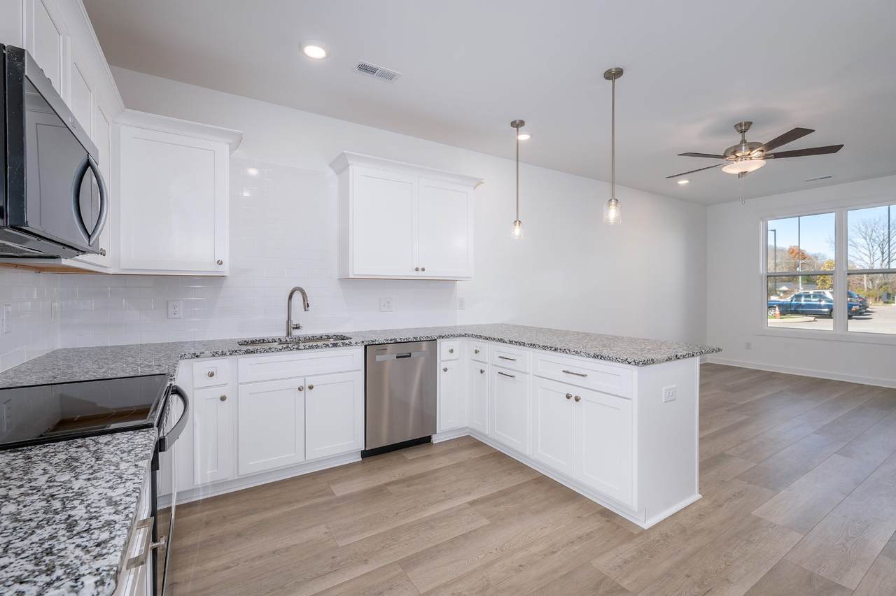 1170 S Dickerson Rd - Photo 1