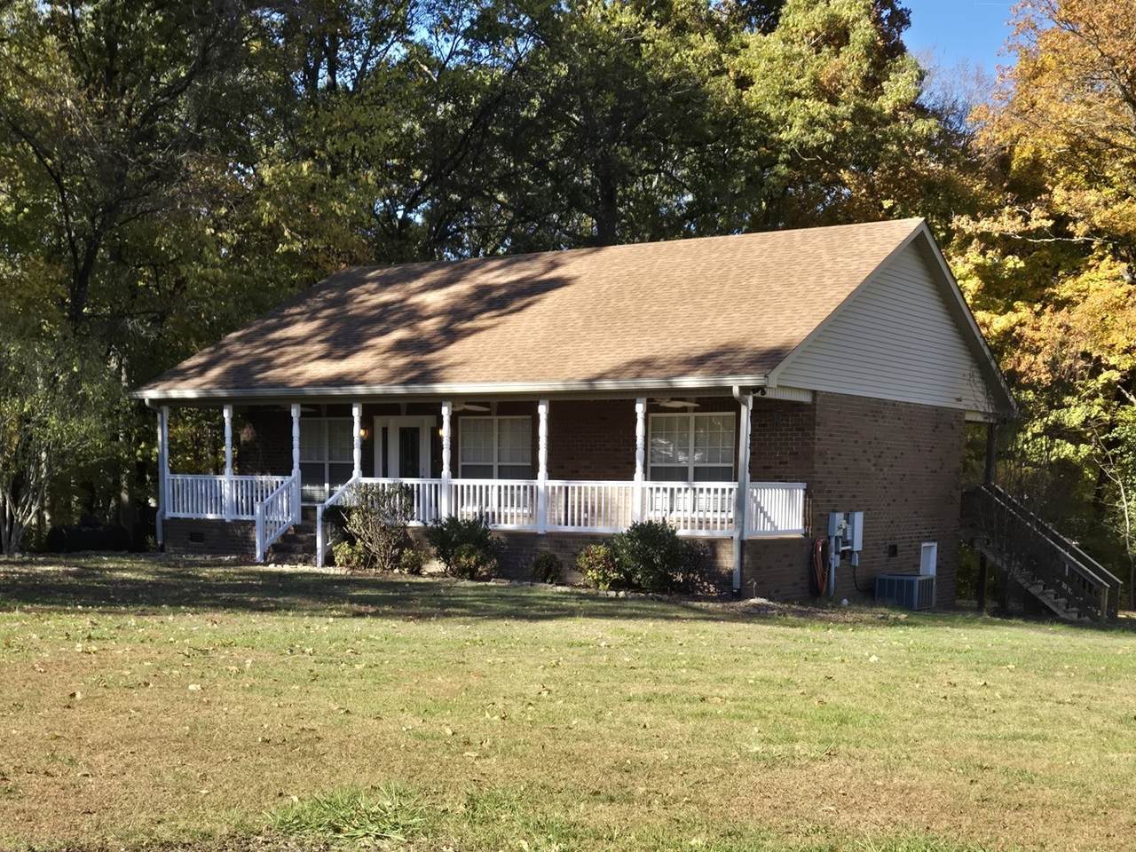 301 Martin Ln - Photo 1