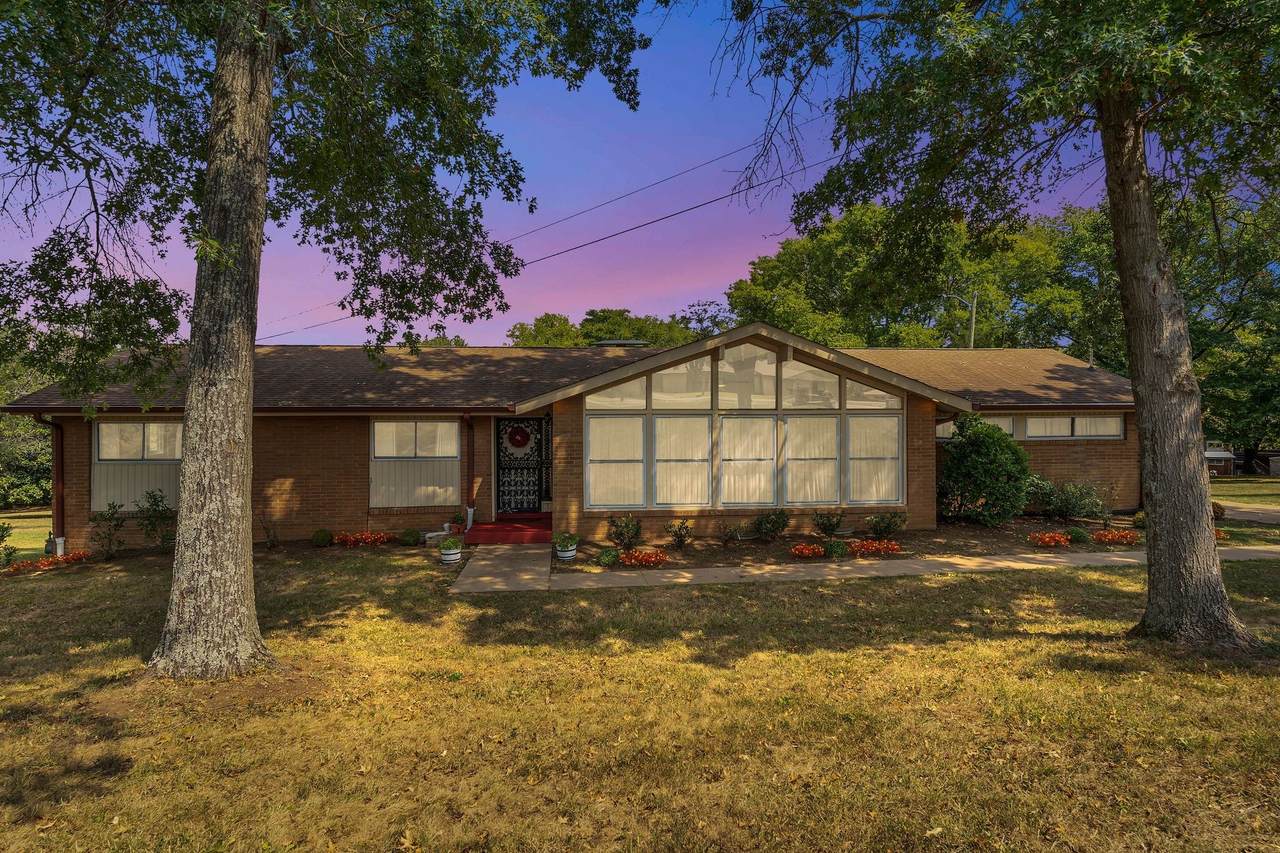 2605 Walker Ln - Photo 1