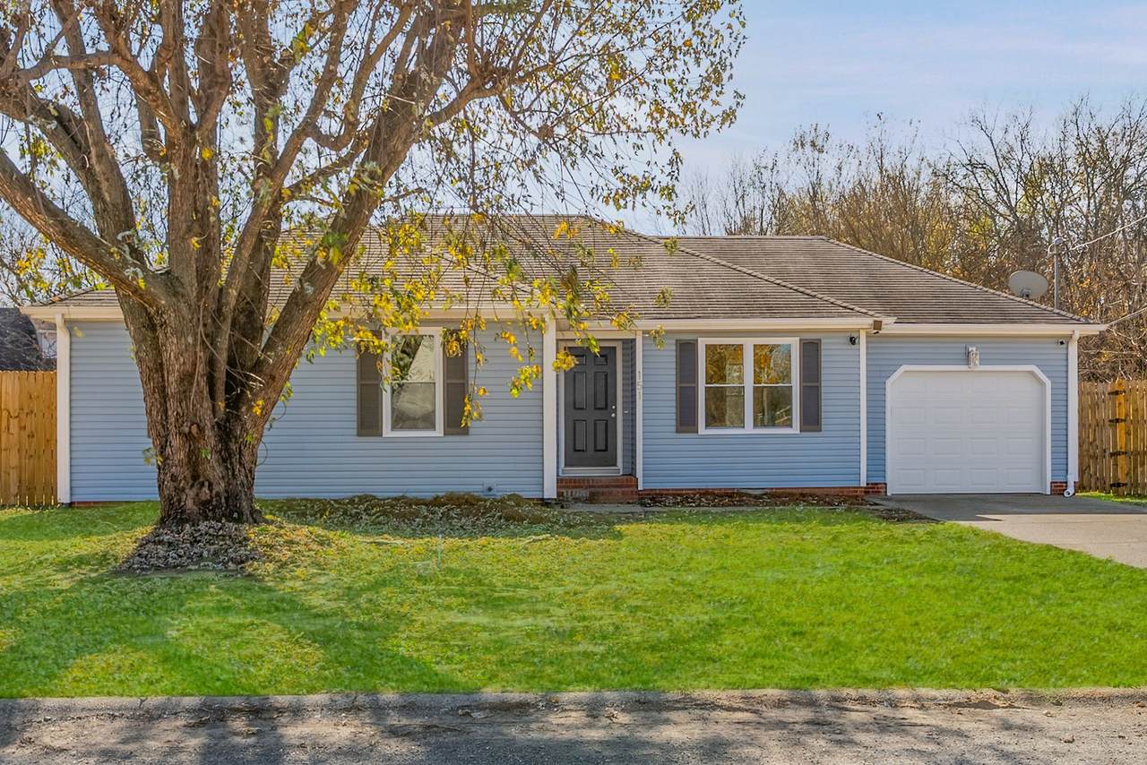 151 Man O War Dr - Photo 1