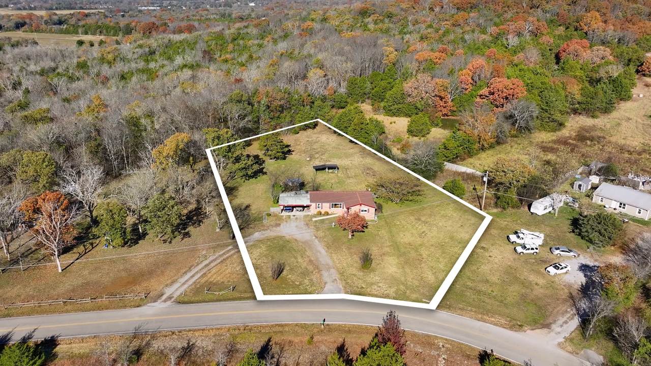 6381 Manus Rd - Photo 1