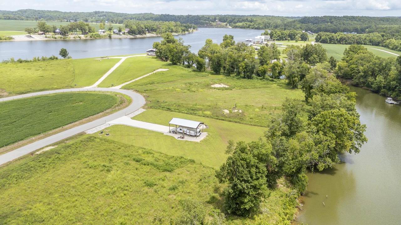 6425 Cravens Rd - Photo 1