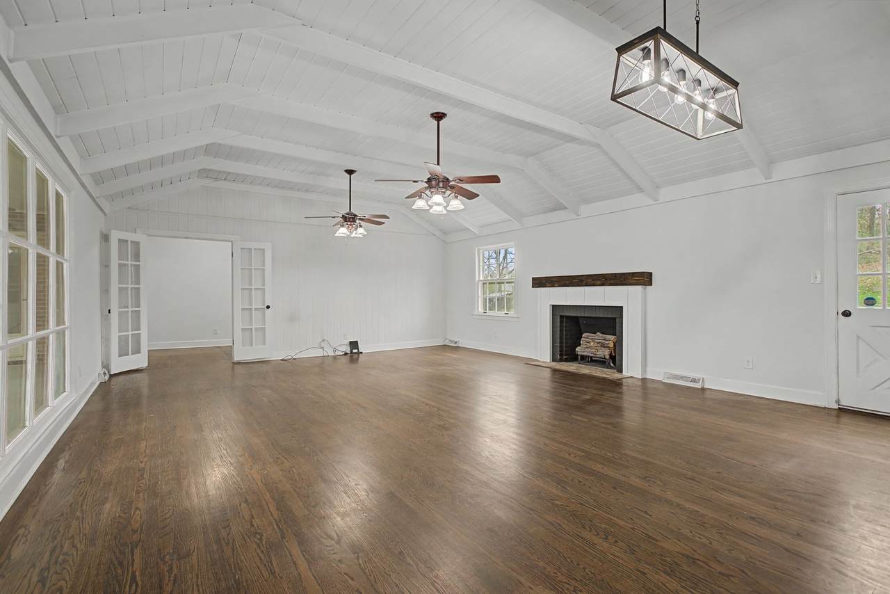 107 Cherry St - Photo 1