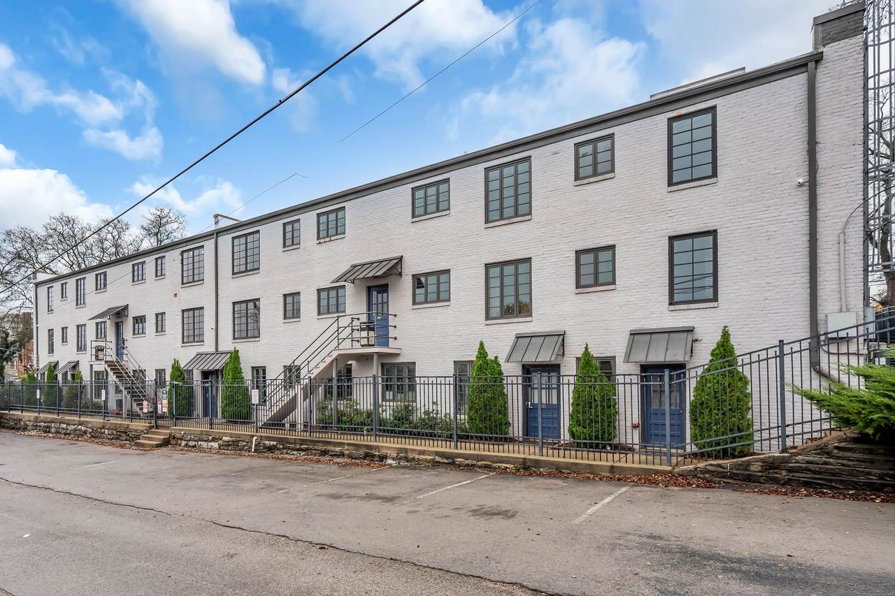 1504 18th Ave - Photo 1