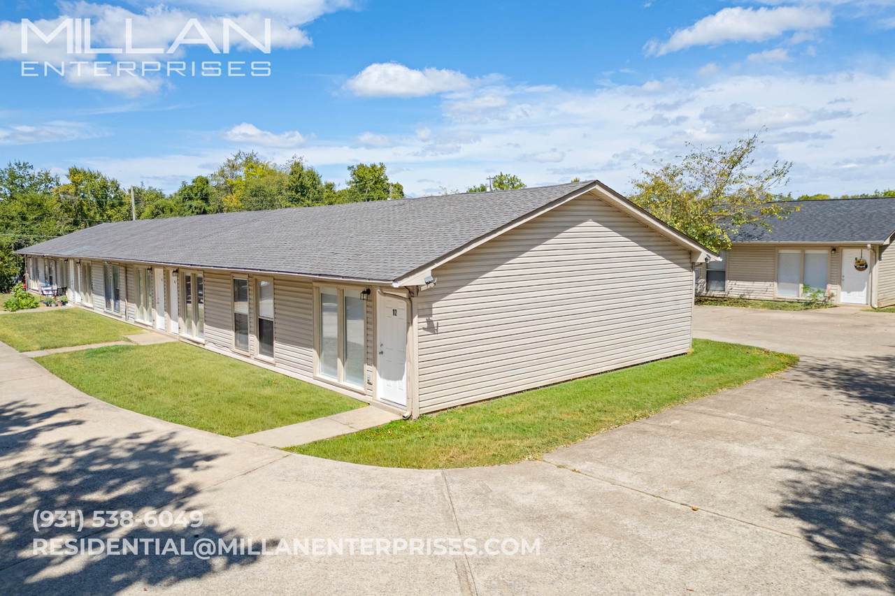 211 Oak St - Photo 1