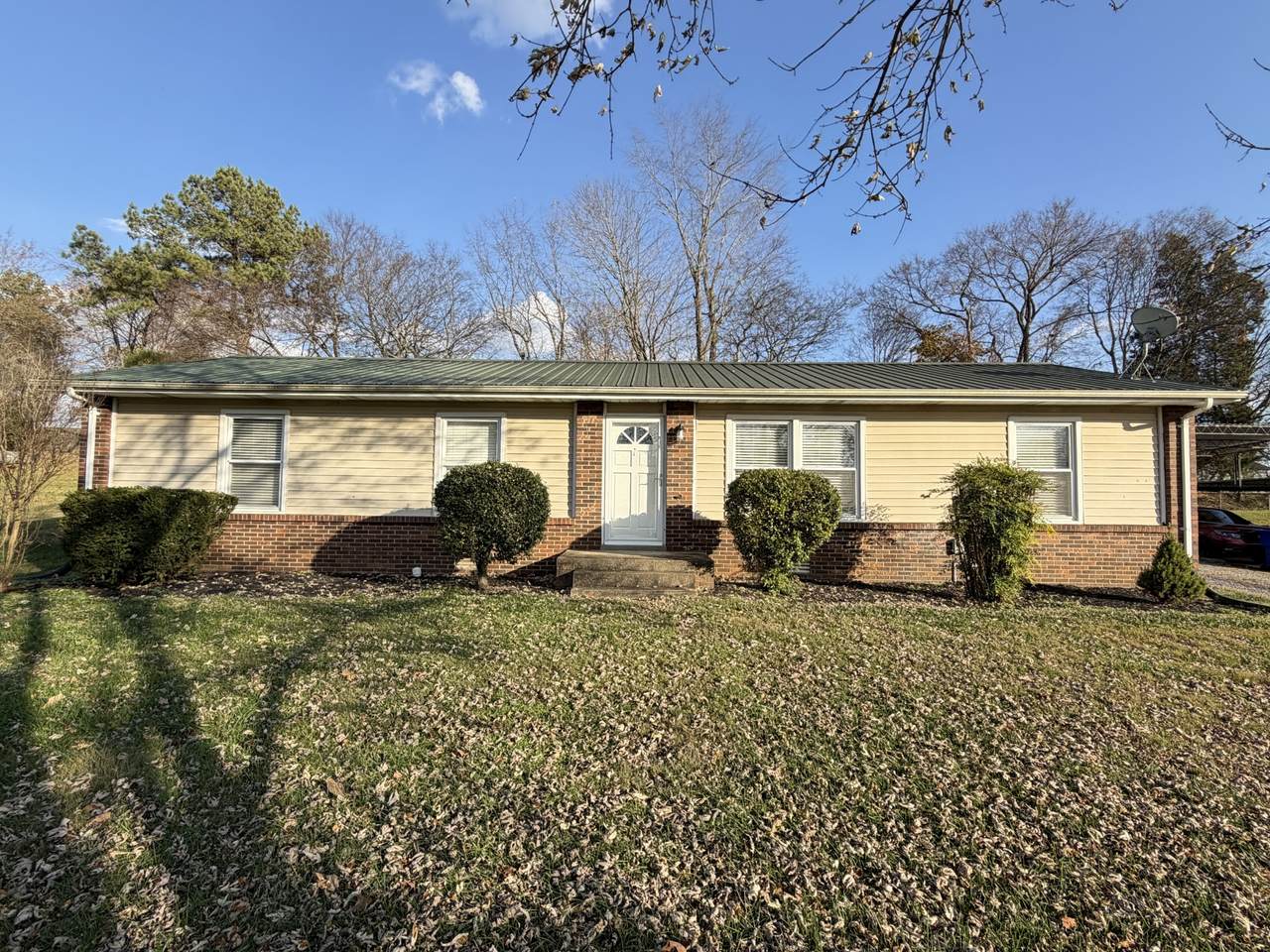 300 Valley View Dr - Photo 1