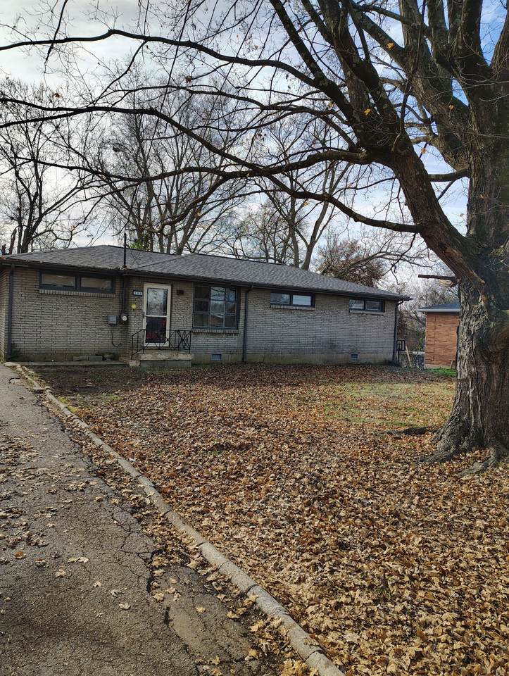 293 Garry Dr - Photo 1