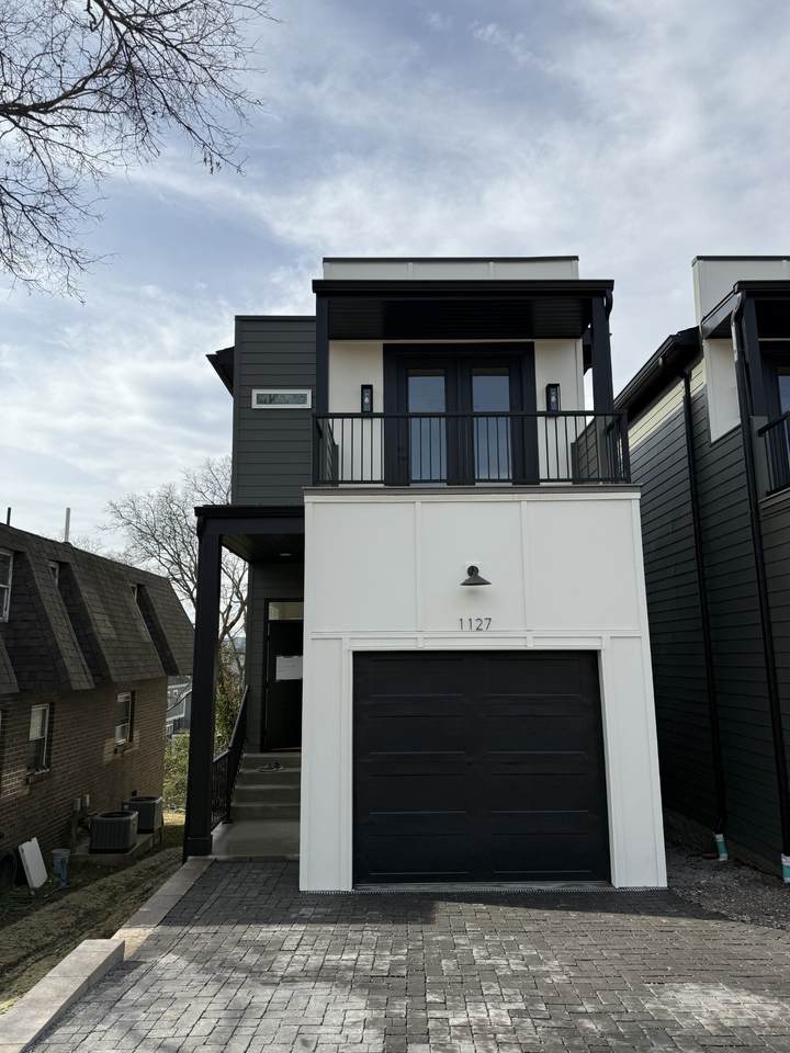 1127 38th Ave - Photo 1