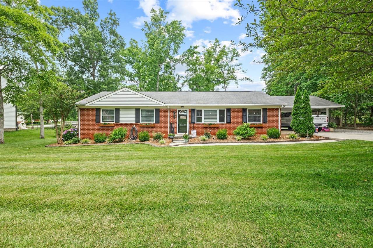 1298 Eastwood Dr - Photo 1