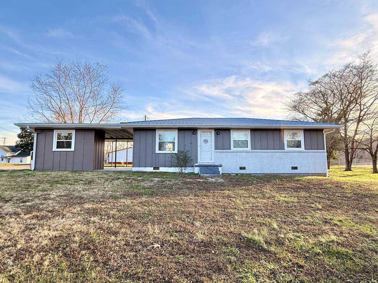 122 Mcintosh Ave - Photo 1