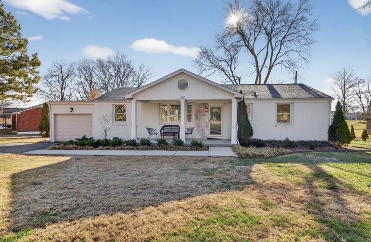 305 Evergreen Dr - Photo 1