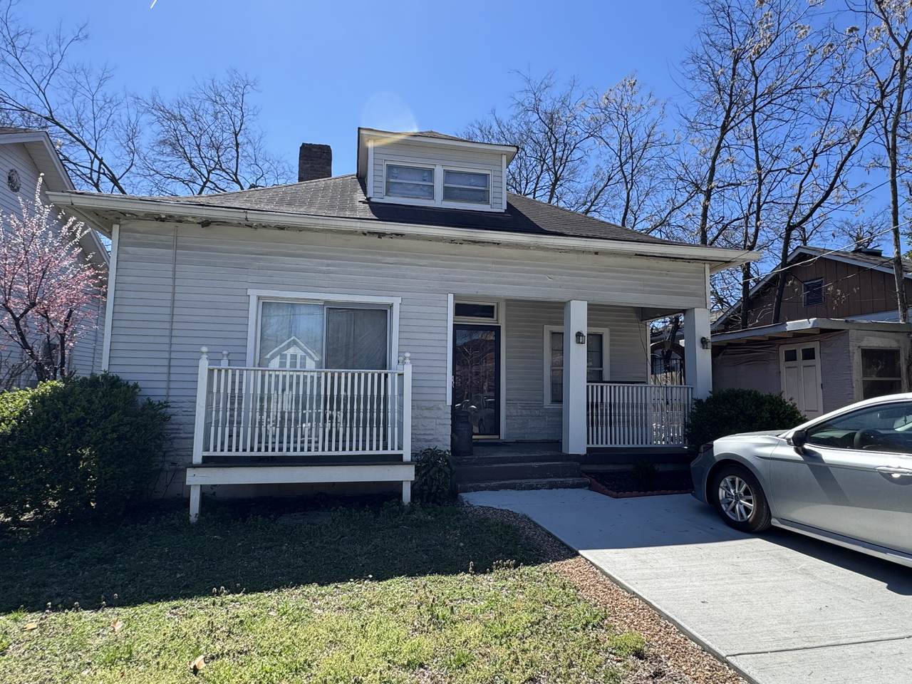 311 Joyner Ave - Photo 1