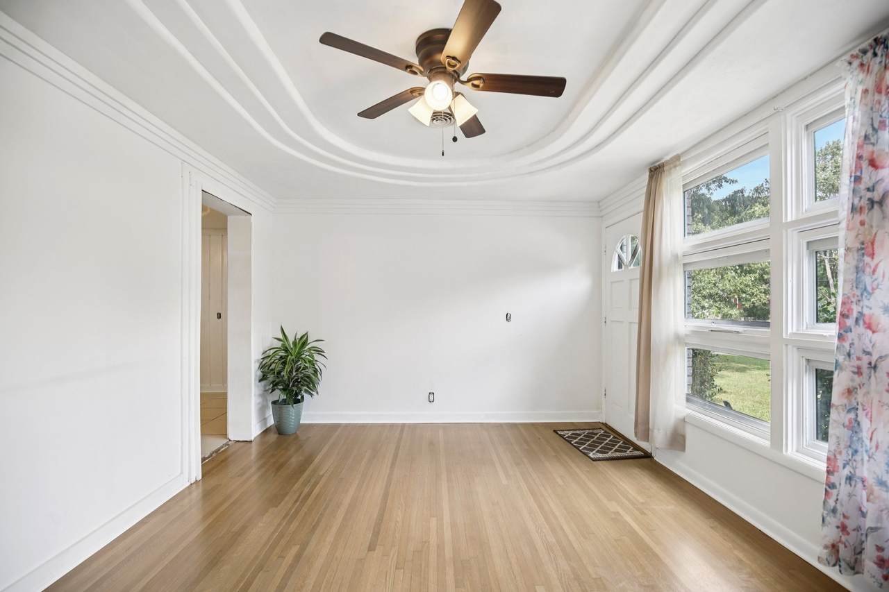 3213 Cloverwood Dr - Photo 1