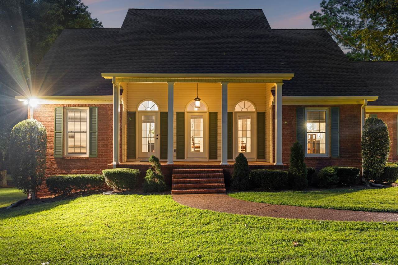 1205 Sunnyside Dr - Photo 1