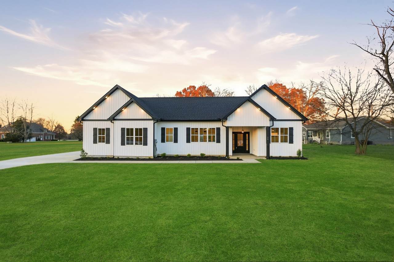 90 Kings Ln - Photo 1