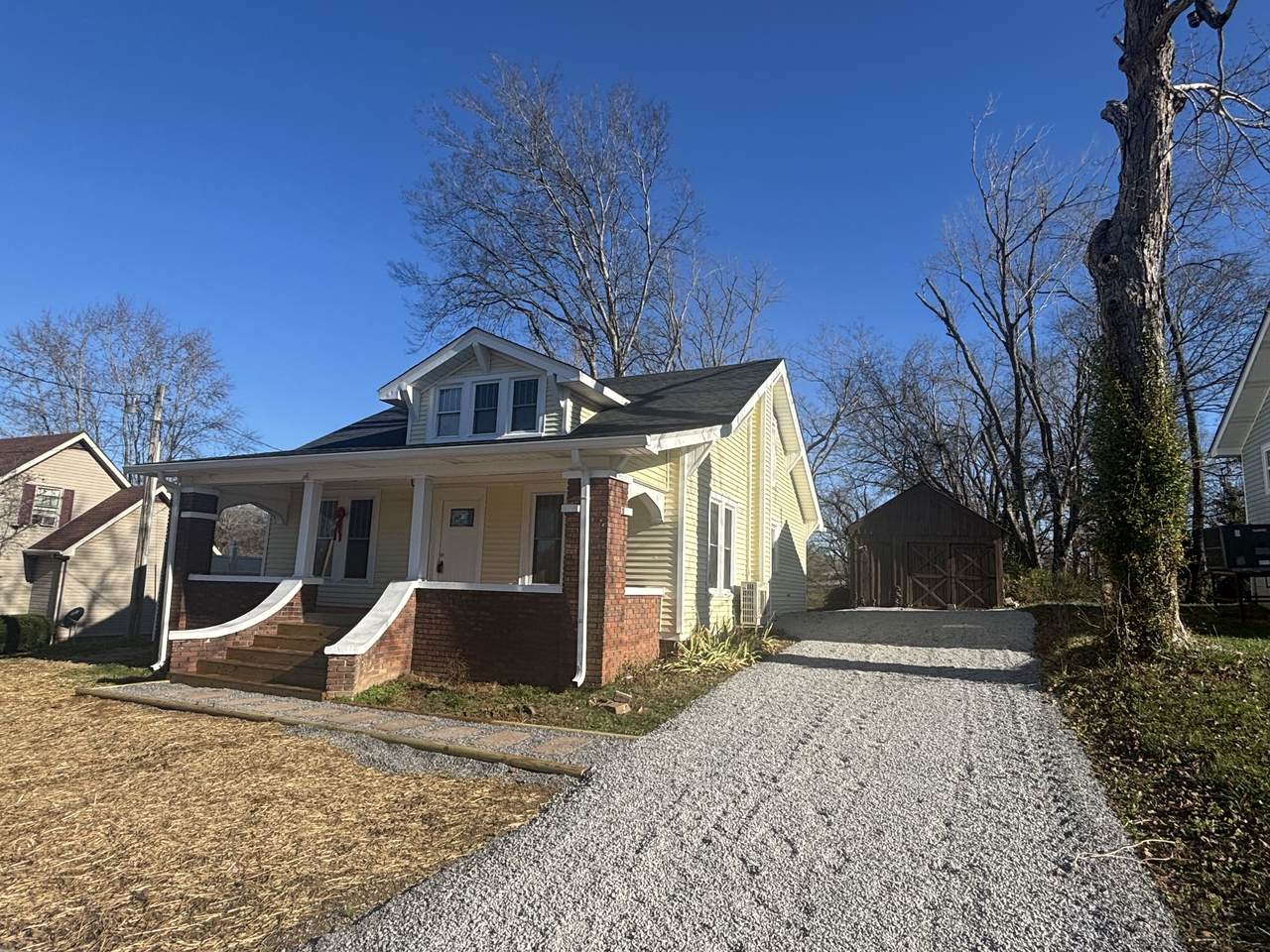 40 Line St - Photo 1