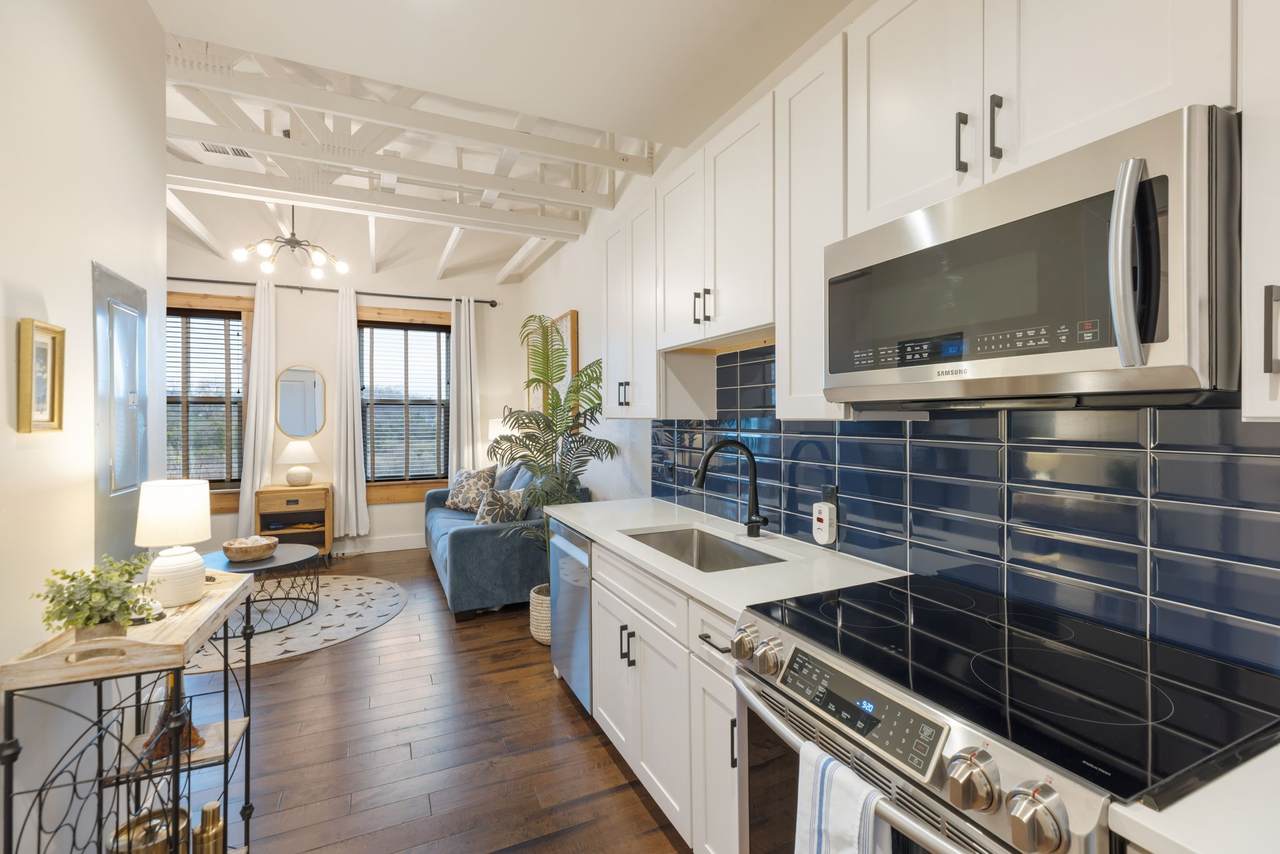 612 21st Ave - Photo 1