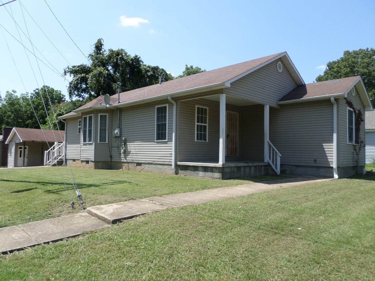https://bt-photos.global.ssl.fastly.net/nashville/1280_boomver_2_RTC3057078-1.jpg