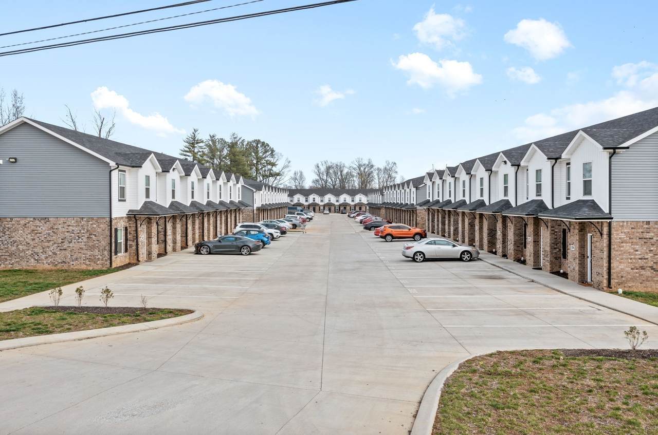 1625 Golf Club Ln - Photo 1