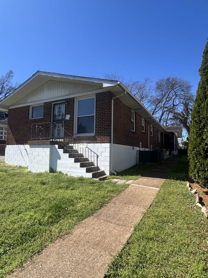1705 15th Ave - Photo 1