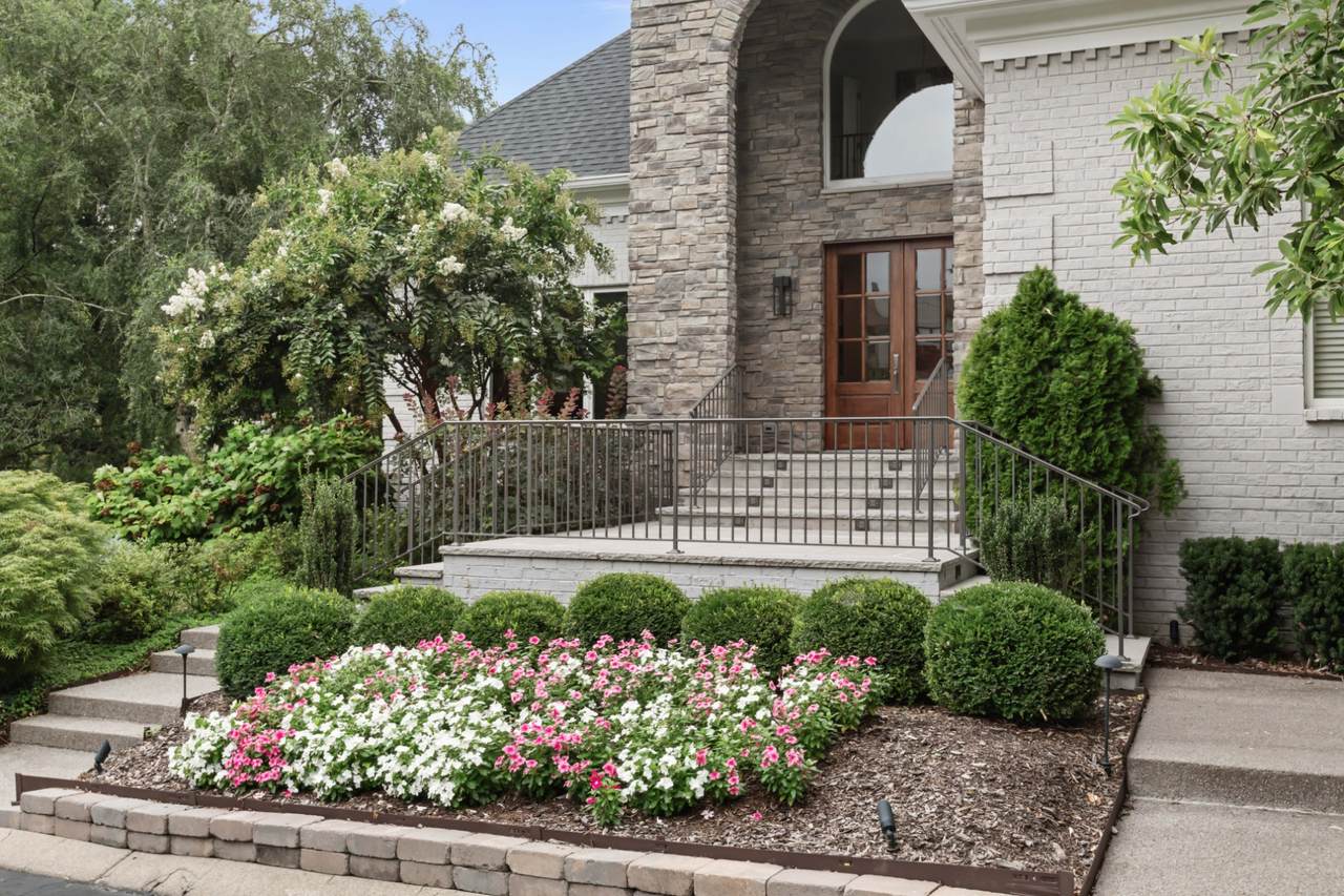 1 Warwick Ln - Photo 1