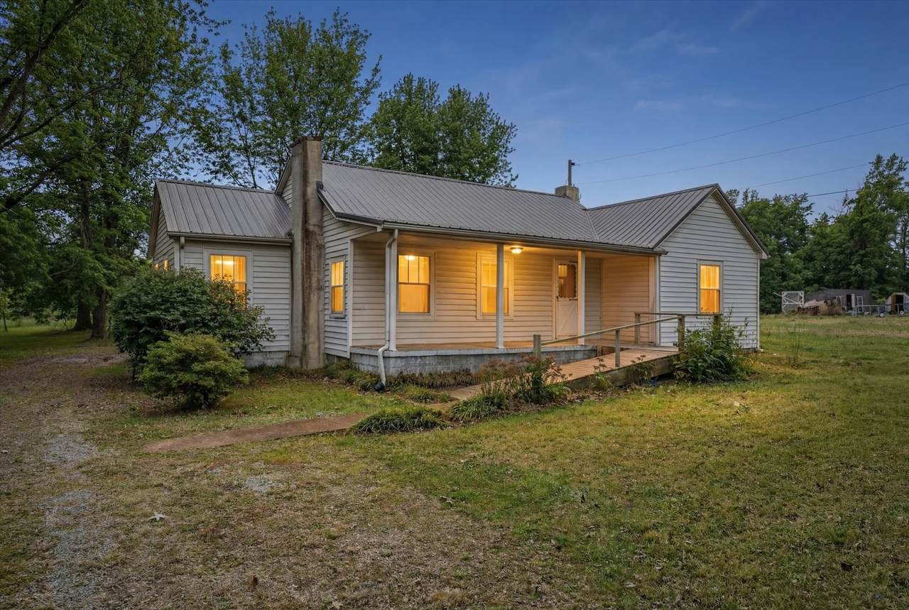 3236 Dover Rd - Photo 1